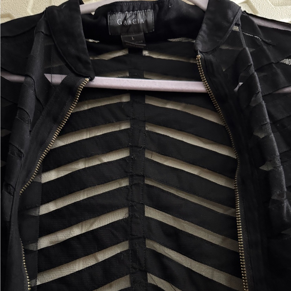 Chic Jacket - Picture 2 of 8